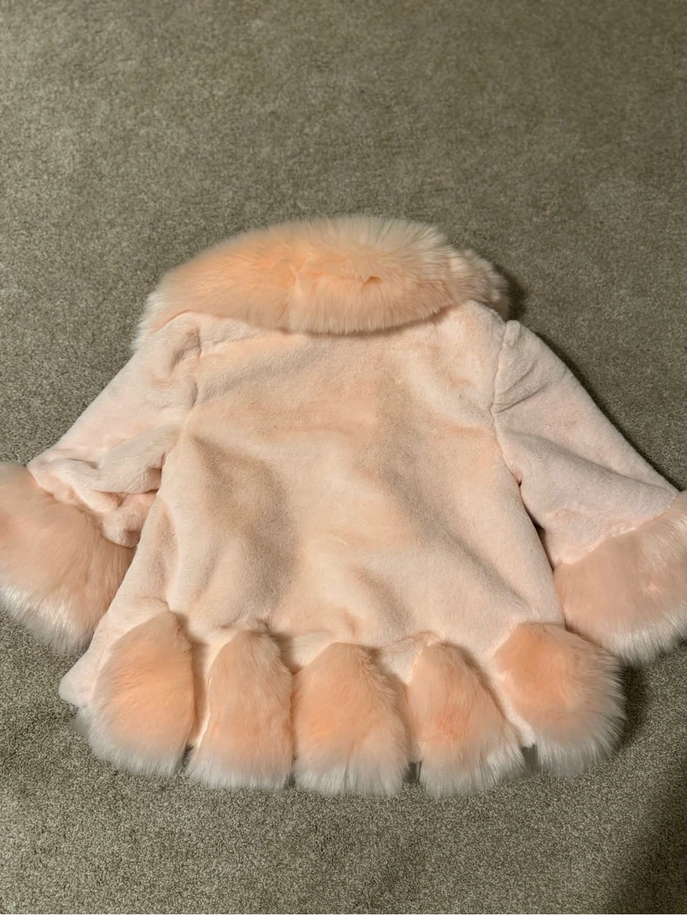 Girls Plush Faux Fur Coat in Light Pink size 5-6t